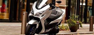 Suzuki ya tiene lista su primera moto eléctrica: el e-Burgman llega con solo 44 km de autonomía, pero tiene truco