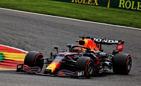 Max Verstappen doblega a los Mercedes por la mínima en Spa y Fernando Alonso es el primero del resto