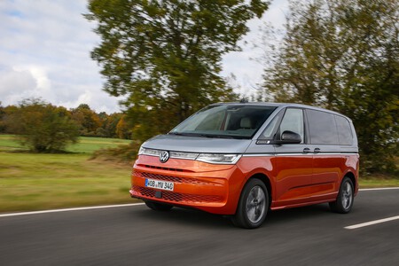 La nueva Volkswagen Multivan ya tiene precio: desde 39.390 euros para el motor gasolina y 48.700 euros para la híbrida enchufable