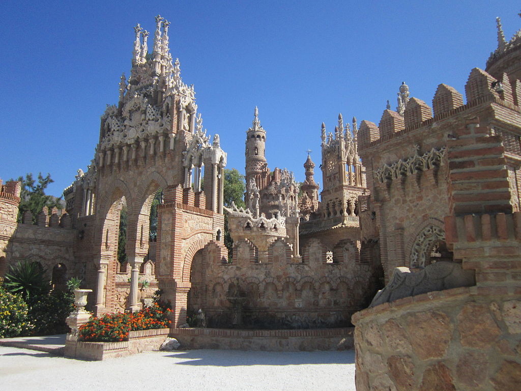 El Castillo de Colomares, un castillo construido en el siglo XX en Málaga con dos récords Guinness por sus dimensiones