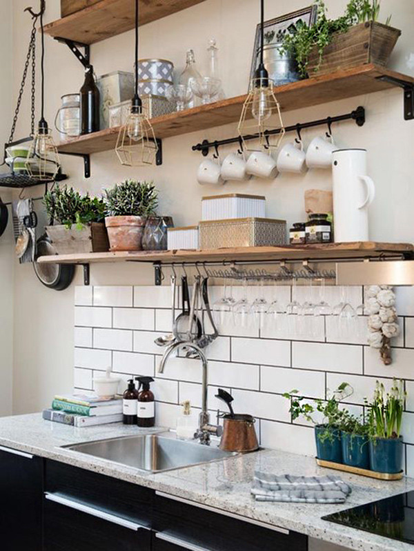17 ideas prácticas para decorar la cocina con plantas y darle un estilo