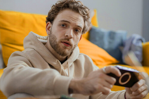 La psicología dice que los adultos entre los 30 y 40 años que siguen jugando videojuegos están construyendo algo que no verán hasta los 70 