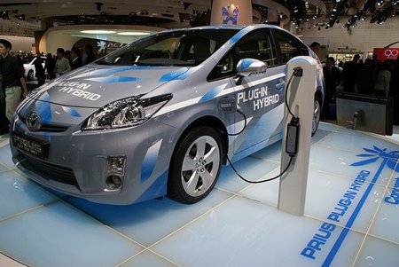 800px-toyota_prius_plug-in_hybrid_iaa_2009.jpg