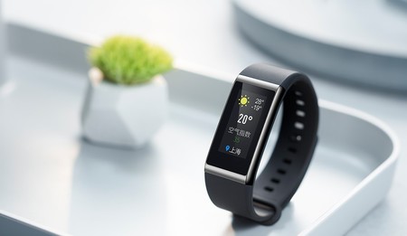 Smartband Xiaomi Amazfit Midong, con pantalla a color, por 49 euros y envío  gratis con este cupón