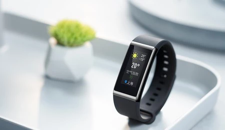 Smartband Xiaomi Amazfit Midong, con pantalla a color, por 49 euros y envío gratis con este cupón