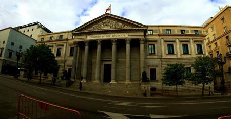 Las empresas controlan los viajes, ¿por qué no el Senado o el Congreso?