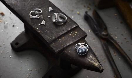 David Yurman celebra el arte de la orfebrería con su colección masculina Anvil