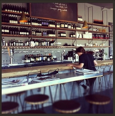 Los angelinos modernos y con gusto se encuentran en Zinque 