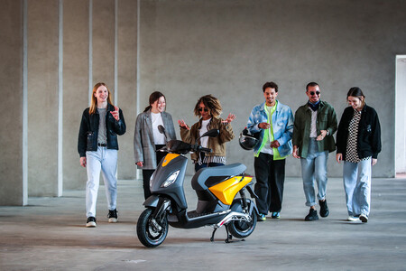 El Piaggio 1, el scooter eléctrico de la marca, lucirá una decoración de la diseñadora Feng Chen Wang en el EICMA 2021