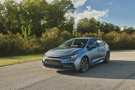 El Toyota Corolla Sedán 2020 se reinventa para sacarte de la mente al Forte