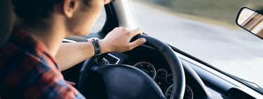 Europa quiere que los menores con 17 años puedan conducir coches y camiones, si van acompañados