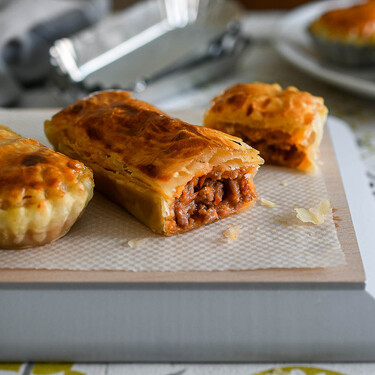 Agujas de ternera: receta fácil del tradicional hojaldre madrileño relleno de carne