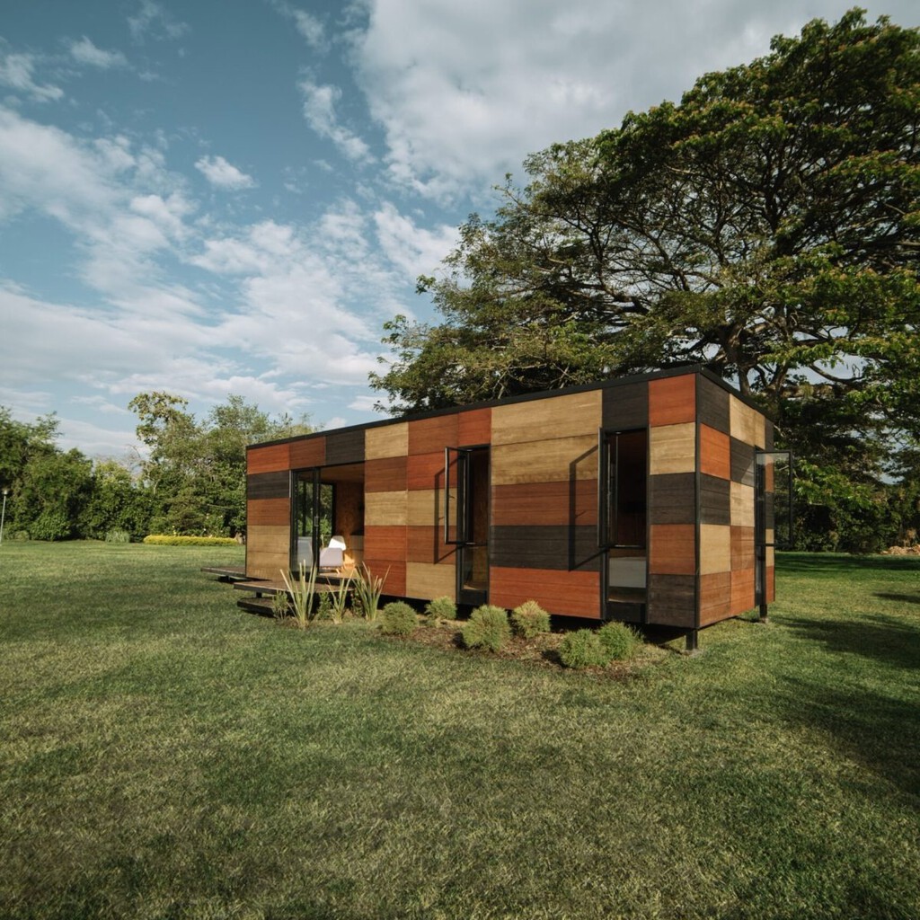 Una casa prefabricada que se monta sin herramientas y es más grande que muchos pisos. Así es esta idea que llega desde Colombia