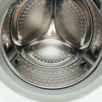 Motor silencioso, bajo consumo y perfecta para edredones: la lavadora de rebajas que arrasa a casi mitad de precio  