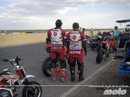 Carlos Sanchon y sus monos