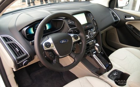 Ford Focus eléctrico toma de contacto en Dearborn (interior) 12