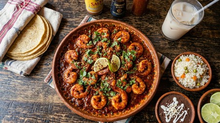 Cómo hacer unos deliciosos camarones a la diabla de la chef Zahie Téllez para Semana Santa 