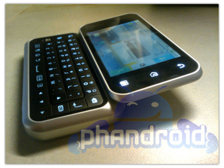 Motorola Backflip, teclado QWERTY y touchpad en uno