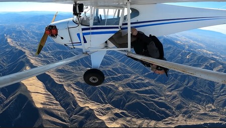 Estrella su avión, se salva milagrosamente y lo sube todo a YouTube: gana un millón de visitas y una investigación federal