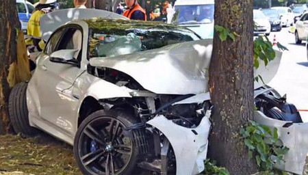 El primer BMW M4 Coupé con inserciones de madera