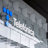 Telefónica está experimentando en Alemania con el futuro probable de España: a cuántos trabajadores puede sustituir la IA