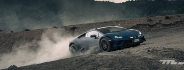 Probamos el Lamborghini Huracán Sterrato: un superdeportivo de campo que es más divertido cuanto más sucio