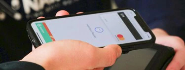 Llevamos años temiendo al ladrón que acerca un TPV a nuestro bolsillo para robarnos. La realidad es que es un mito (y con Apple Pay, una utopía) 