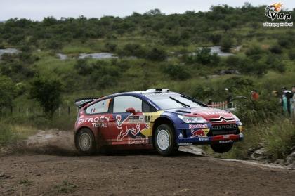 Loeb líder al final del primer día