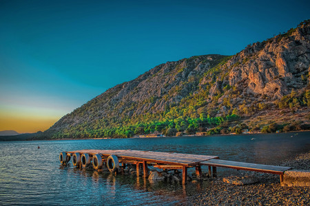 El lago Vouliagmeni, un tesoro termal junto al Egeo