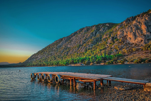 El lago Vouliagmeni, un tesoro termal junto al Egeo