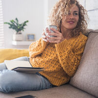 Ducharse más de cinco minutos o pintarse las uñas no es el autocuidado que necesitamos las madres