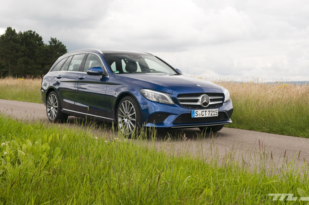 Probamos el Mercedes-Benz Clase C 2018: familia renovada, con más tecnología e interior digital