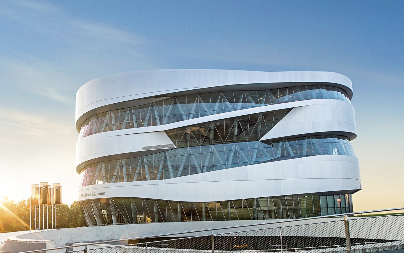 El Museo Mercedes-Benz de Stuttgart: un templo del automóvil a vista de dron