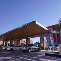 Electra inaugura en Madrid su estación de carga ultrarrápida más potente: 26 cargadores y 600 kW para tener tu coche listo en minutos 