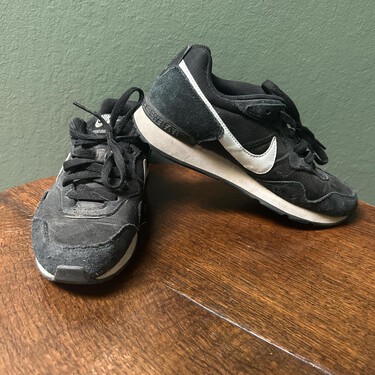 Costaban 55 dólares pero Nike las sacó del mercado. Ahora se subastan por más de 6.000 el par por una trágica razón relacionada a una secta