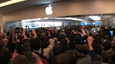 Vídeo: El día de la inauguración de la Apple Store en Roma