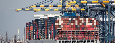 Um dado resume o drama que os Estados Unidos enfrentam por causa das tarifas aplicadas à China: queda de 60% nas reservas de contêineres em navios 