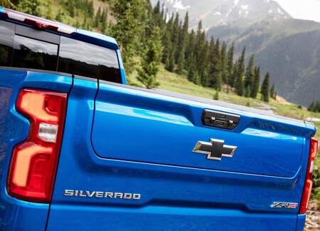 Chevrolet Silverado 2022 1600 16