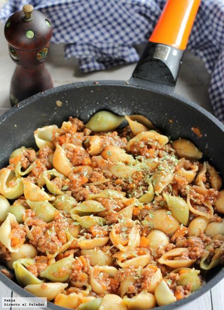 Receta de caracolas de pasta rellenas de salsa de ragú de cerdo