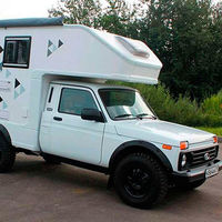 El Lada Niva se convierte en una autocarvana de bolsillo low cost, con cama doble y cocina por menos de 18.500 euros