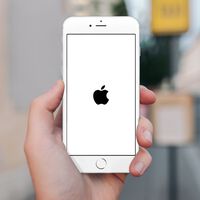 Apple deja sin excusas a quien tenga un iPhone antiguo. Hasta los modelos con 11 años pueden ya actualizar (y es importante)
