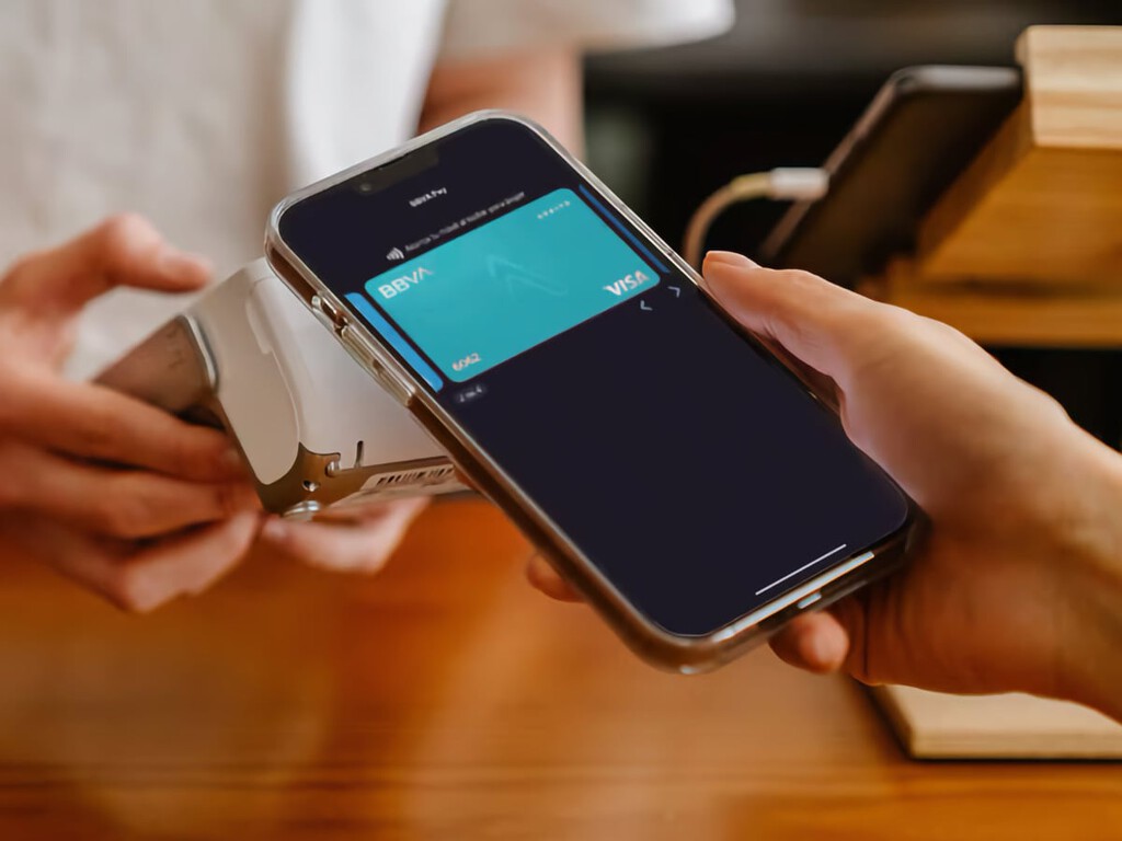 Se acaba la exclusividad de Apple con los pago NFC: BBVA permitirá a sus clientes pagar con el iPhone sin pasar por Apple Pay 