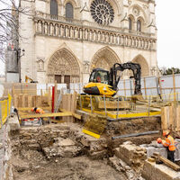 En 1965, la ciudad de París decidió construir un aparcamiento subterráneo en Notre-Dame. Hasta que chocaron con las ruinas del Imperio Romano 