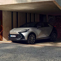 Que la gente no cargue sus coches híbridos enchufables no le viene bien a Toyota: así que han decidido cambiar nuestros hábitos con una app 