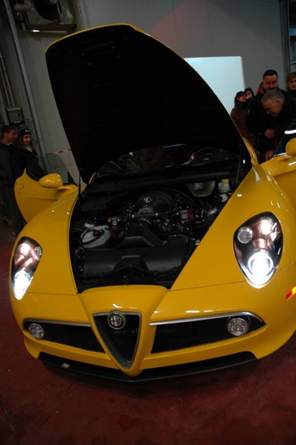 Alfa 8C Competizione amarillo