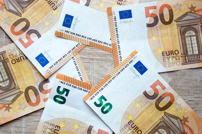 Foto de varios billetes de 50 euros