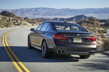 El motor V12 de BMW seguirá dando guerra al menos cuatro años: es un éxito en China y Oriente Medio