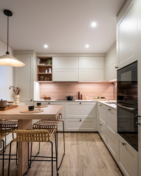 Cocina Clasica Y Salon Moderno En Esta Cocina De 10 Metros Cuadrados La Distribucion En U Perm