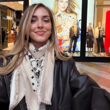 Vuelve el estampado bandana de los 2010 y así es como se lleva esta primavera