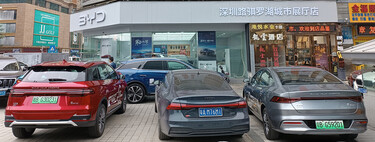 "Recorrer 2.000 km con un coche eléctrico ya no es un problema". En China el coche eléctrico gana por goleada al de combustión en los viajes largos 